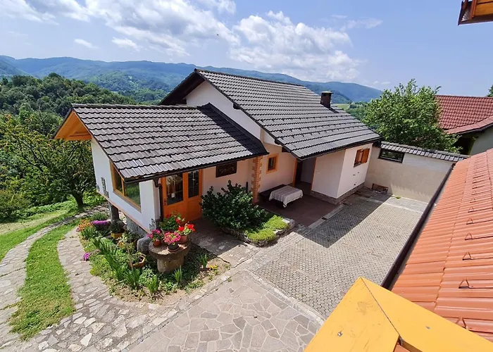 Apartmavid شقة Podbocje