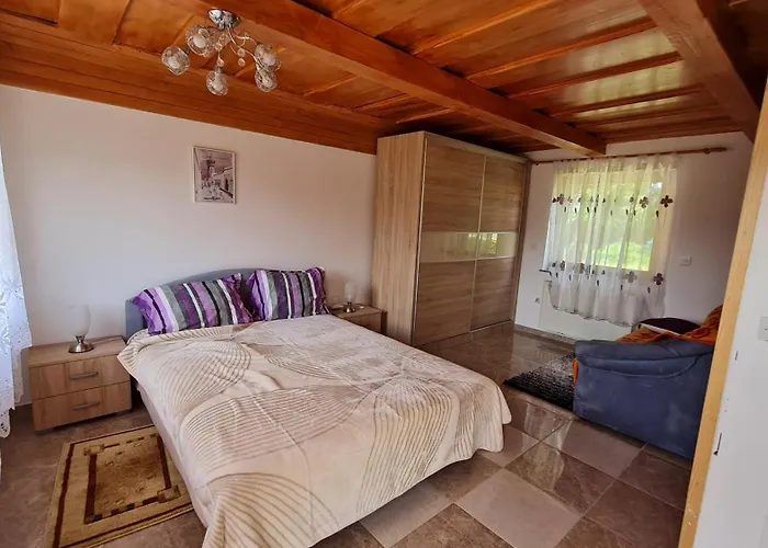 Apartmavid شقة Podbocje